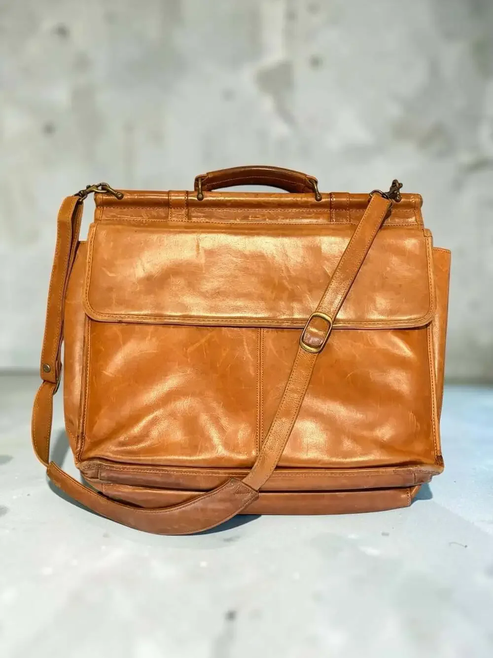 Vintage Wilsons Leather Mens Cognac Briefcase Messenger Bag Missing Clip